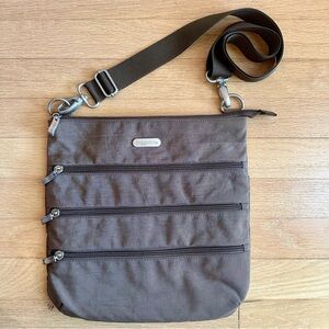 Baggallini - Nylon Big Zipper Crossbody Bag in Portobello Brown